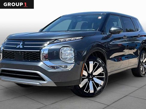 Used 2025 Mitsubishi Outlander SE AWD/4WD image 1