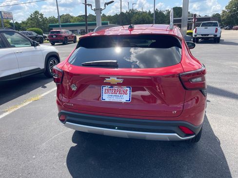 New 2026 Chevrolet Trax LT w/ Sunroof Package FWD image 13