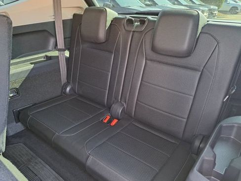 Used 2020 Volkswagen Tiguan SE FWD image 29