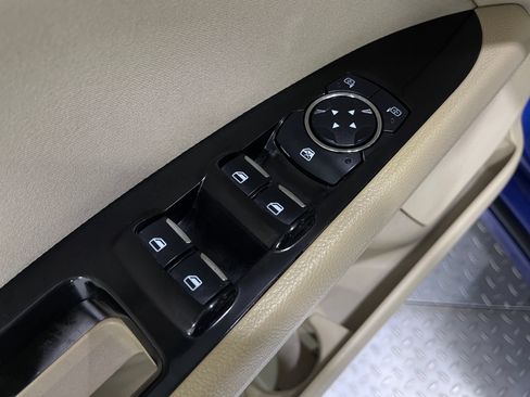 Used 2013 Ford Fusion SE FWD image 14