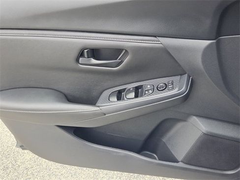 Used 2024 Nissan Sentra S image 27