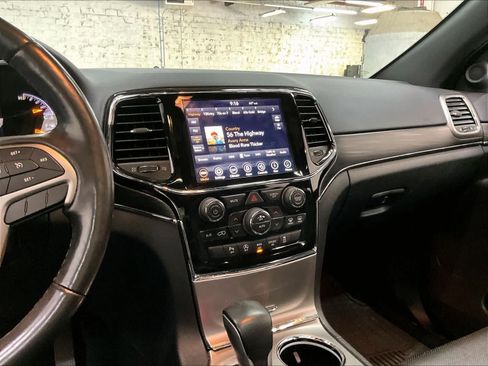 Used 2021 Jeep Grand Cherokee Limited w/ Luxury Group II AWD/4WD image 9
