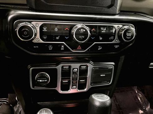 Used 2018 Jeep Wrangler Unlimited Sport S image 34