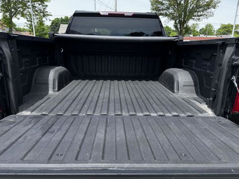 Used 2023 Chevrolet Silverado 1500 LT AWD/4WD image 8