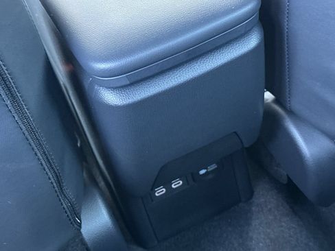 New 2026 Toyota Prius Plug-In Hybrid FWD image 15