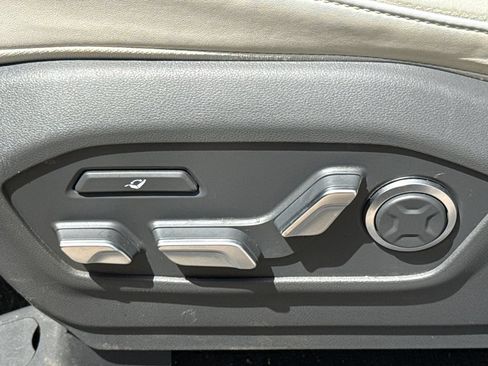 Used 2024 Hyundai Santa Fe Calligraphy AWD/4WD image 17