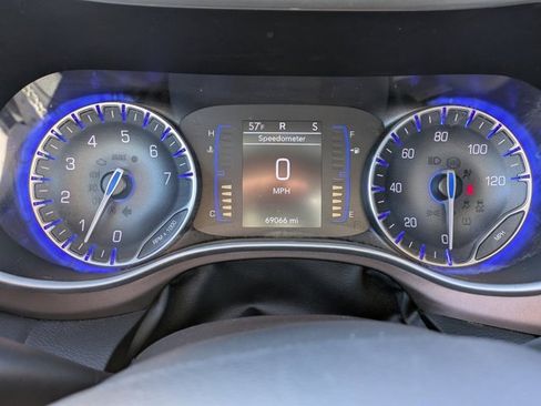 Used 2023 Chrysler Voyager LX image 23