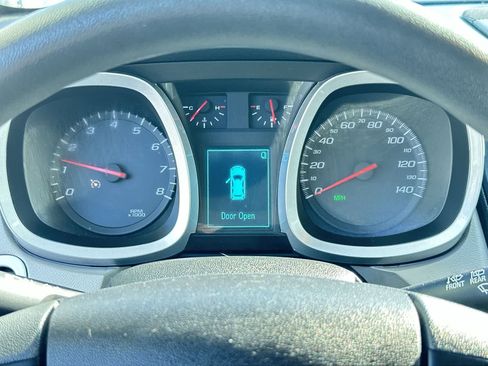 Used 2017 Chevrolet Equinox LS image 22