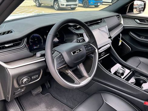 New 2026 Jeep Grand Cherokee L Limited RWD image 9