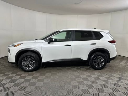 Certified 2025 Nissan Rogue S image 6