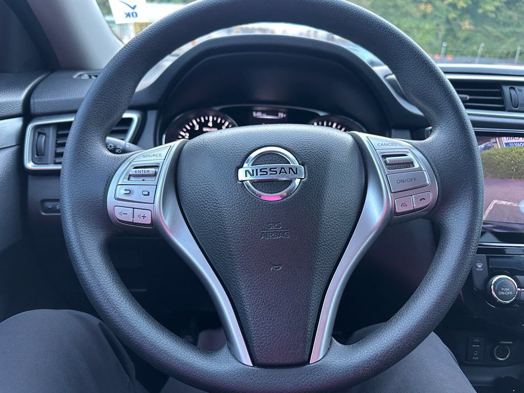 Used 2016 Nissan Rogue SV FWD image 13