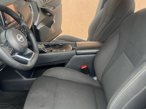 Used 2024 Nissan Rogue S FWD image 7