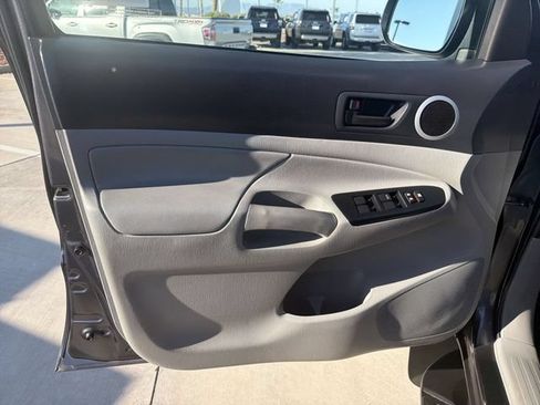 Used 2014 Toyota Tacoma PreRunner w/ TRD Sport Package RWD image 9
