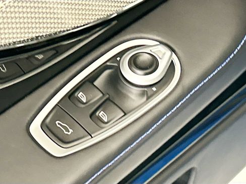 Used 2025 Aston Martin DB12 Coupe RWD image 22