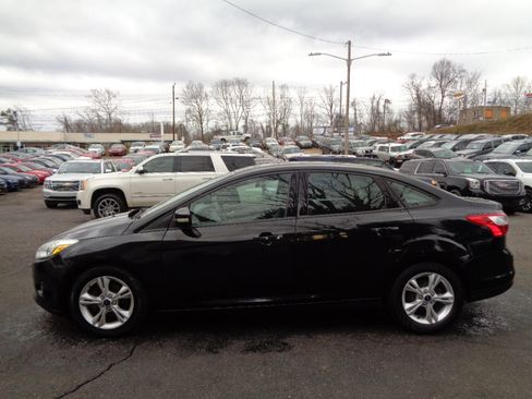 Used 2014 Ford Focus SE w/ SE Winter Package image 8