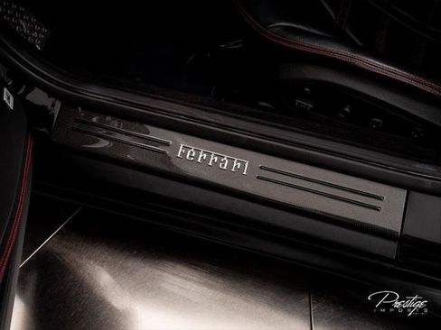 Used 2019 Ferrari 812 Superfast RWD image 21