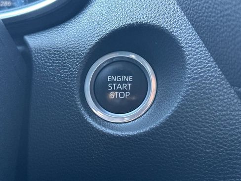 Used 2023 Toyota Corolla Cross XLE w/ Convenience Package image 22