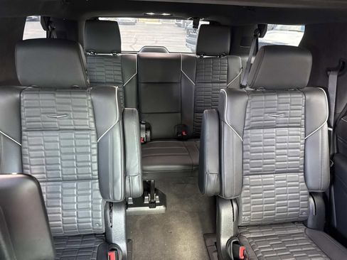 Used 2024 Cadillac Escalade Sport Platinum w/ LPO, ONYX Package image 9