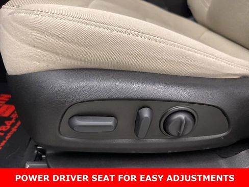 Used 2022 Chevrolet Traverse LT image 4