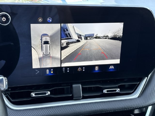Used 2025 Chevrolet Equinox LT w/ Convenience Package II FWD image 17
