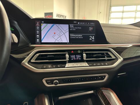 Used 2023 BMW X6 M50i AWD/4WD image 27