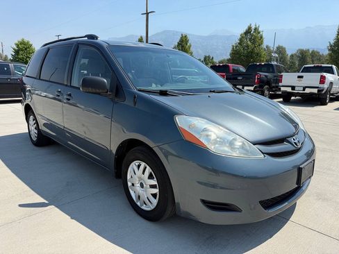 Used 2008 Toyota Sienna LE FWD image 1