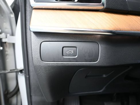 Used 2024 Volvo XC90 B5 Plus AWD/4WD image 33