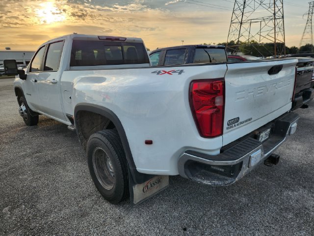 Used 2024 Chevrolet Silverado 3500 LT w/ Safety Package AWD/4WD image 3