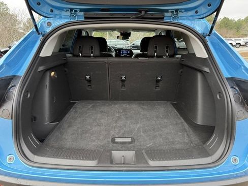 Used 2025 Chevrolet Trax LS image 32