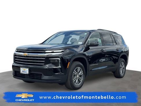 New 2026 Chevrolet Traverse LT w/ Driver Confidence Package FWD image 1