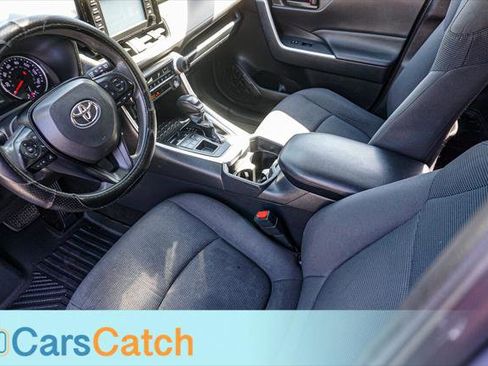 Used 2019 Toyota RAV4 LE w/ All Weather Liner Package AWD/4WD image 17