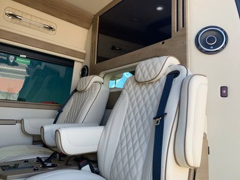 Used 2022 Mercedes-Benz Sprinter 3500 image 28