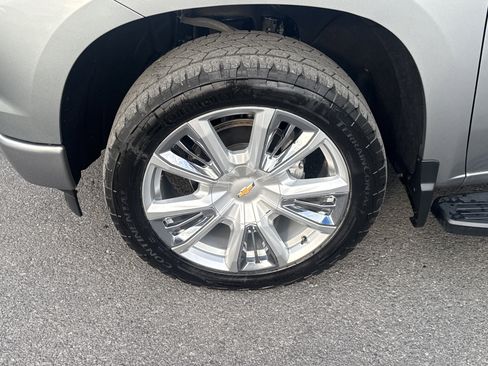 Used 2023 Chevrolet Silverado 1500 High Country w/ High Country Premium Package AWD/4WD image 10