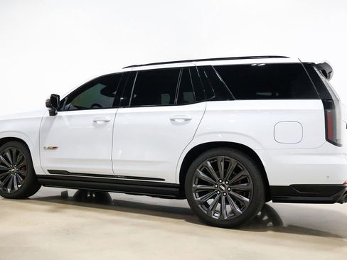 Used 2026 Cadillac Escalade V image 14