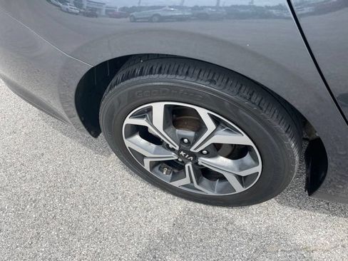 Used 2021 Kia Forte LXS FWD image 13