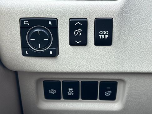 Used 2014 Lexus GX 460 Luxury AWD/4WD image 33