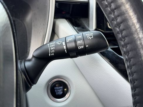 Used 2019 Toyota Corolla SE FWD image 25