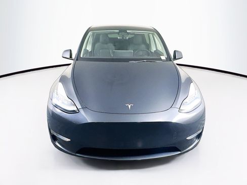 Used 2023 Tesla Model Y Long Range AWD/4WD image 2