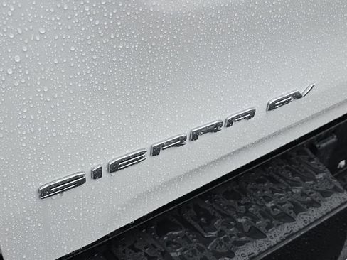 New 2025 GMC Sierra EV Denali image 32