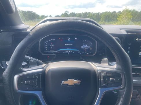 Used 2022 Chevrolet Silverado 1500 LTZ AWD/4WD image 12