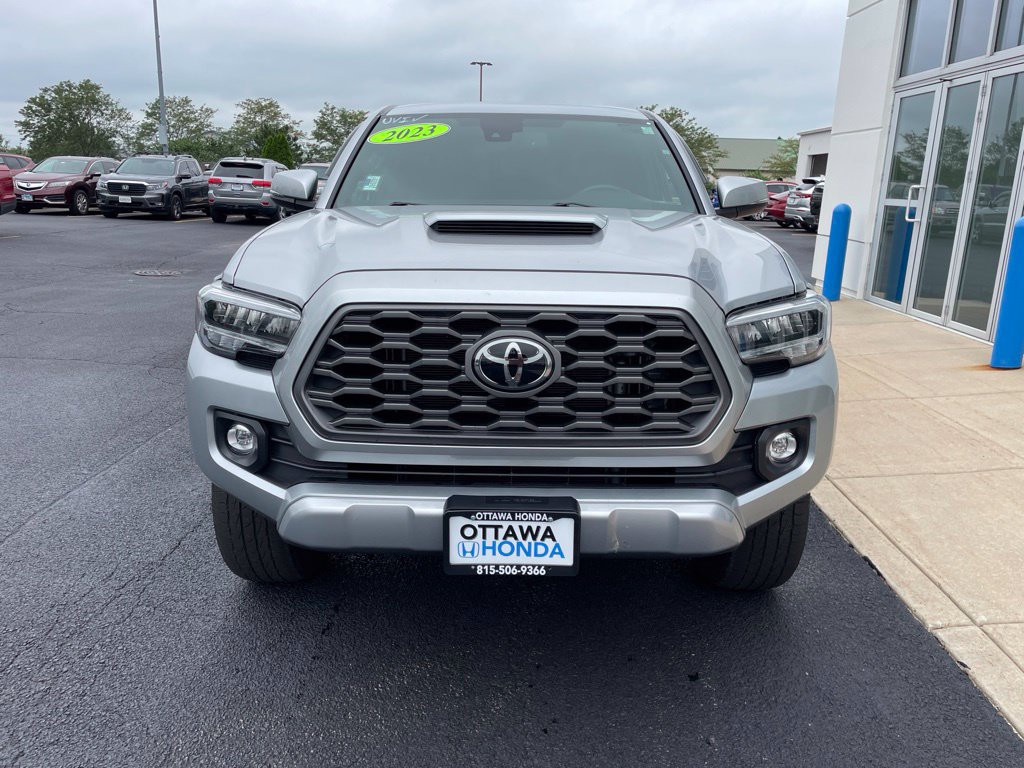 Used 2023 Toyota Tacoma TRD Sport w/ TRD Premium Sport Package AWD/4WD image 3