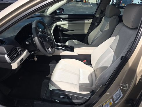 Used 2019 Honda Accord EX image 3