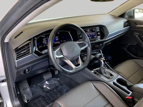 Used 2024 Volkswagen Jetta SE FWD image 18