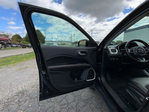 Used 2020 Jeep Compass Latitude w/ Cold Weather Group AWD/4WD image 20