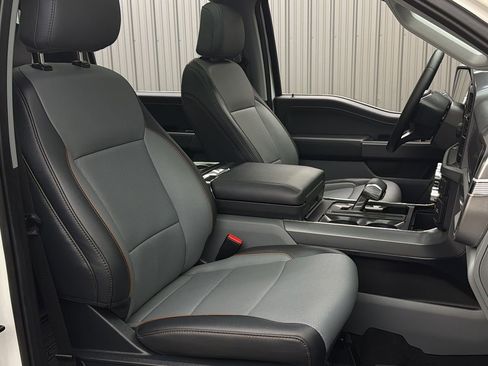 Used 2025 Ford F150 Lariat w/ Equipment Group 502A High image 39