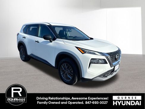 Used 2023 Nissan Rogue S image 2