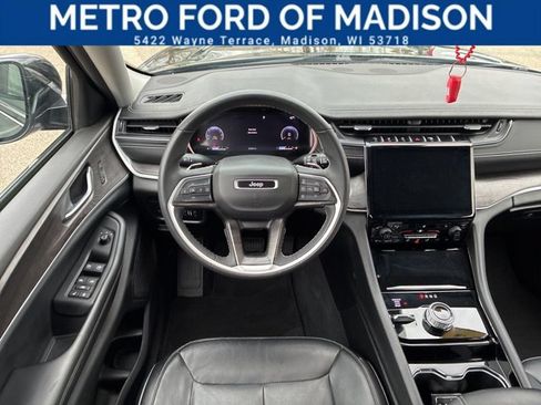 Used 2023 Jeep Grand Cherokee Limited AWD/4WD image 12
