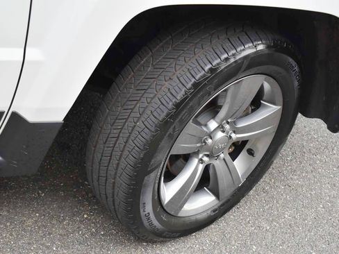 Used 2014 Jeep Patriot High Altitude FWD image 33