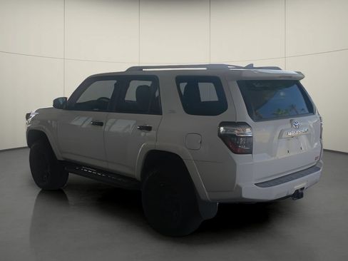 Used 2016 Toyota 4Runner SR5 AWD/4WD image 5