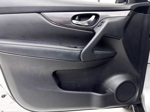 Used 2019 Nissan Rogue SV AWD/4WD image 26